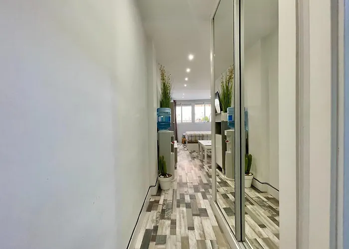 Apartment In 300 M From Torremolinos
